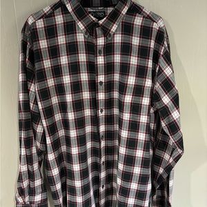 Long sleeve collared, button-down shirt. Casual dress shirt from chaps.
